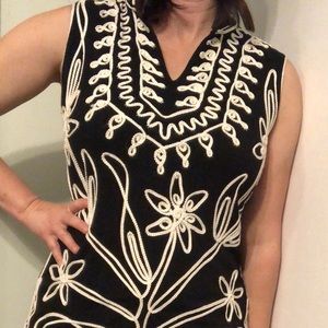 Scroll patterned tunic. Perfect for work!